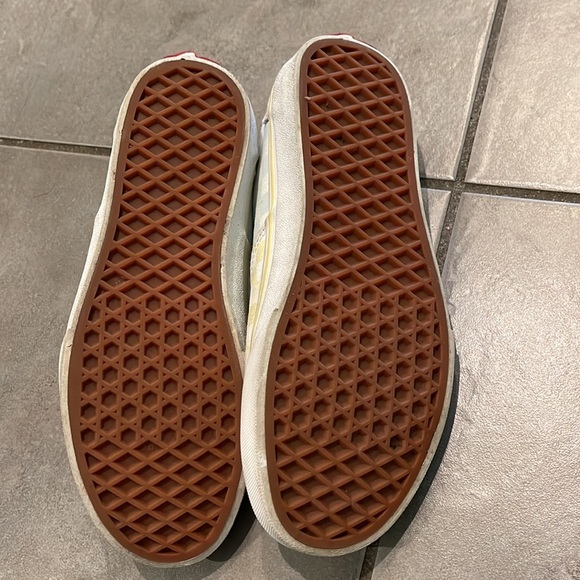 Vans - Picture 6 of 7